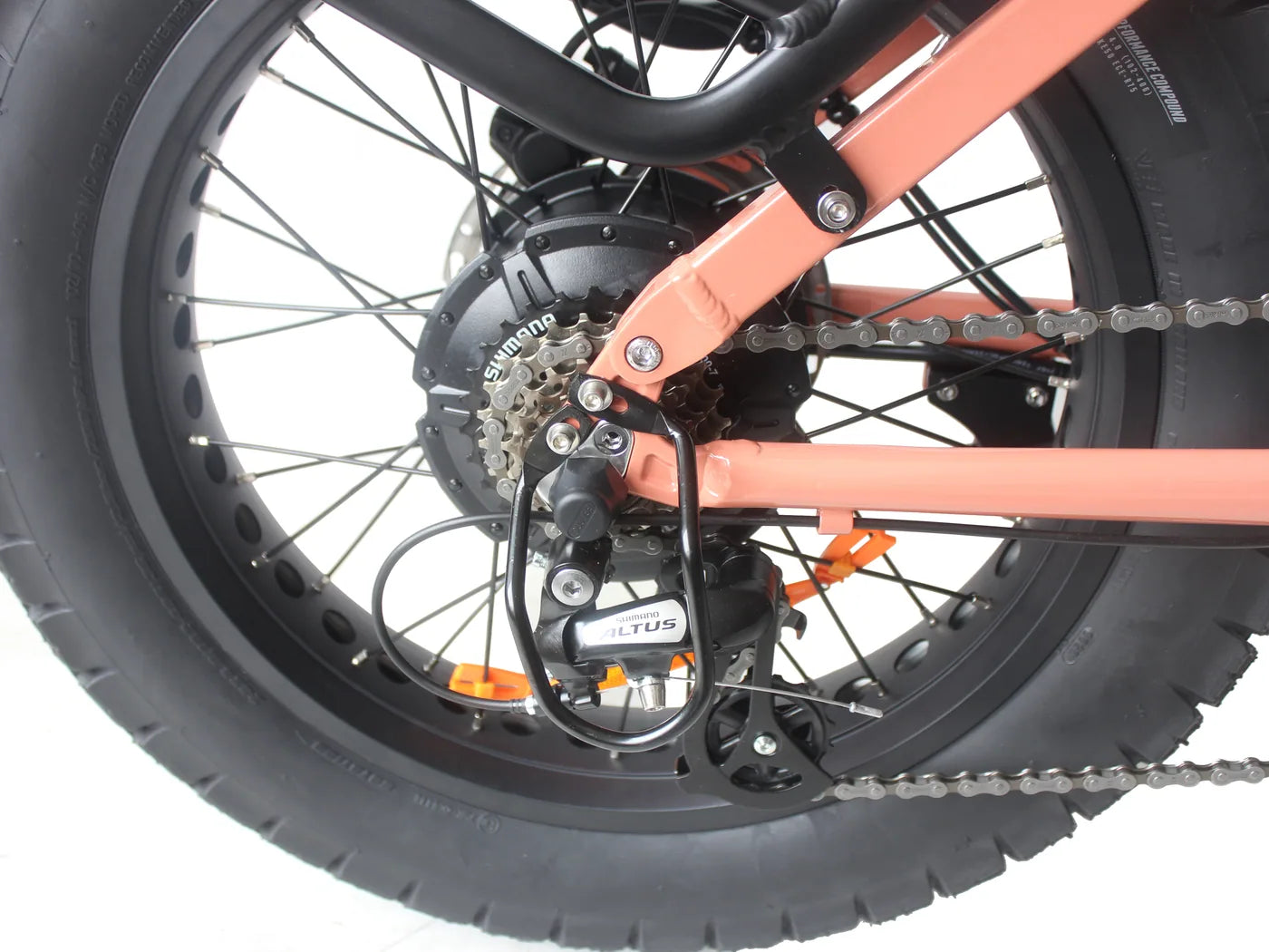 Sun Chaser Halo Shimano Altus drivetrain and rear hub close-up